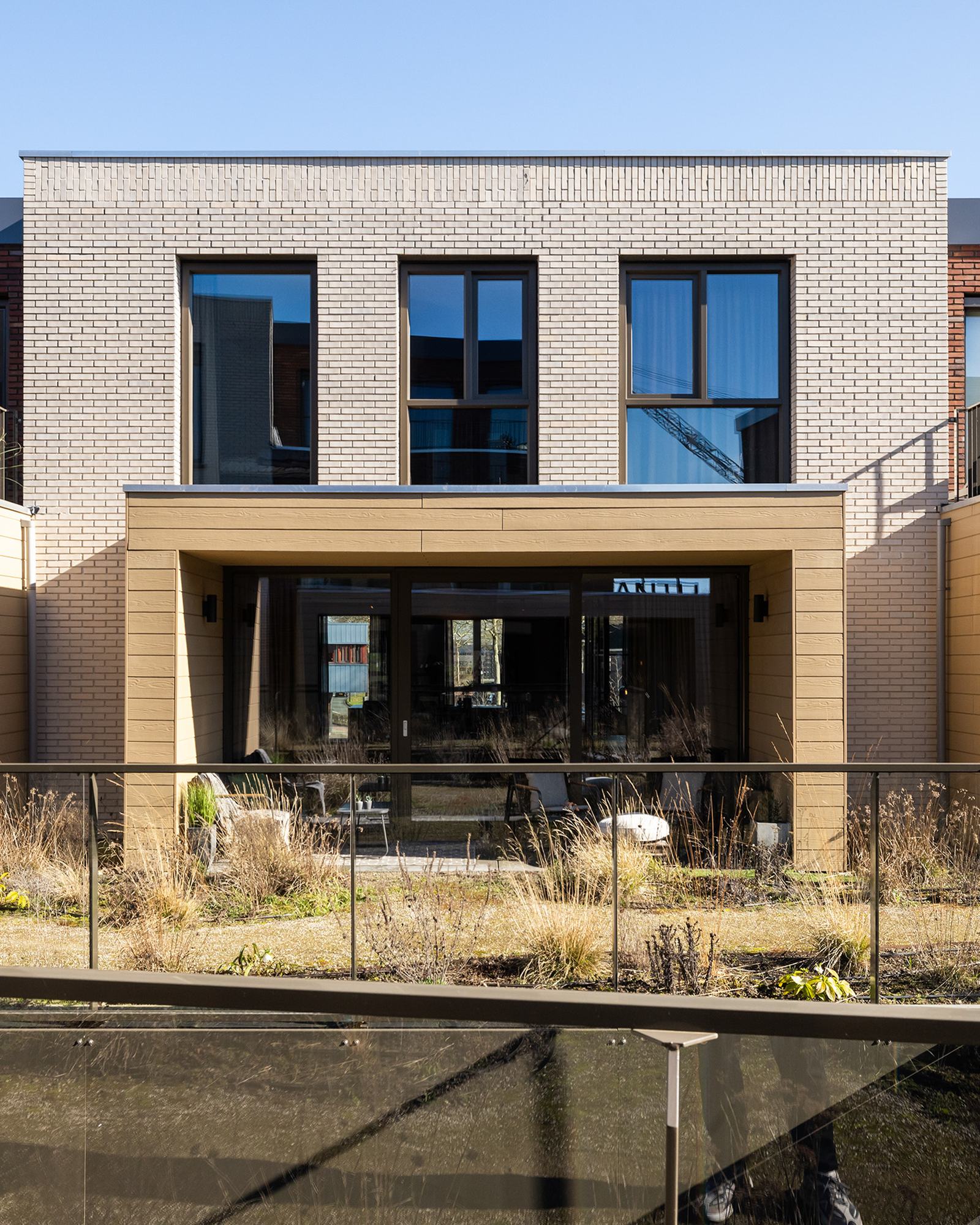 Achtergevel met overdekt terras
